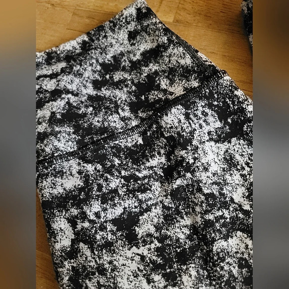 Lululemon Wunder Under High-RiseTight 28" *Luxtreme -Misted Jacquard Black White - Picture 9 of 10